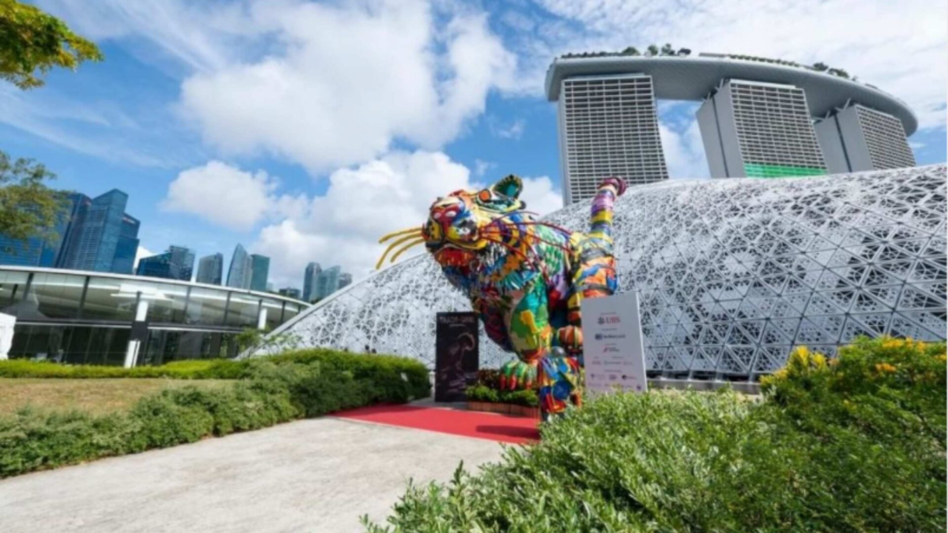 Read more about the article The Trash Sure : Waste-made Sumatran Tiger Art Installation Stresses Plastic And Waste Addiction Globally