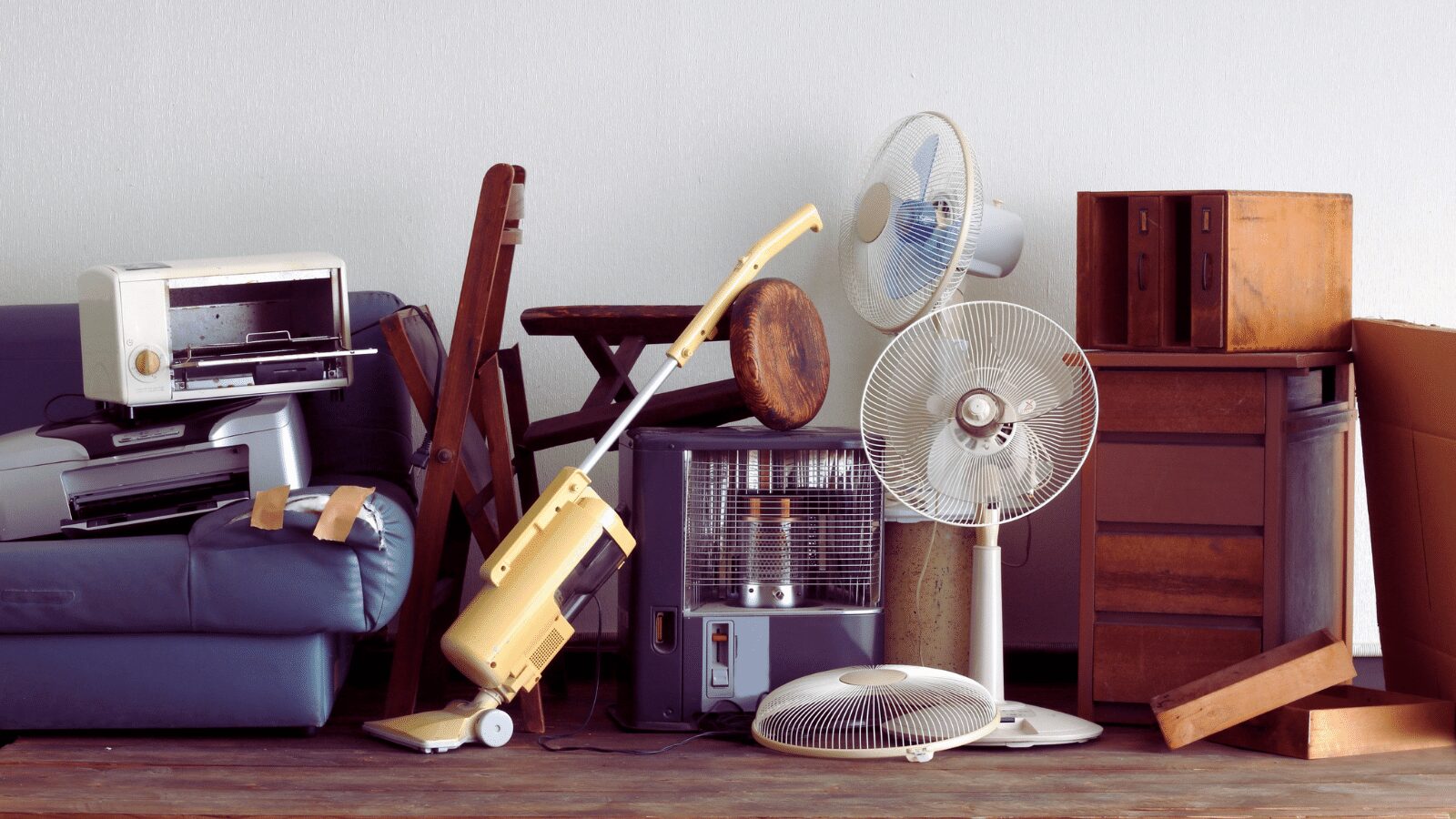 Read more about the article What Makes Decluttering So Challenging (And What To Do About it)?