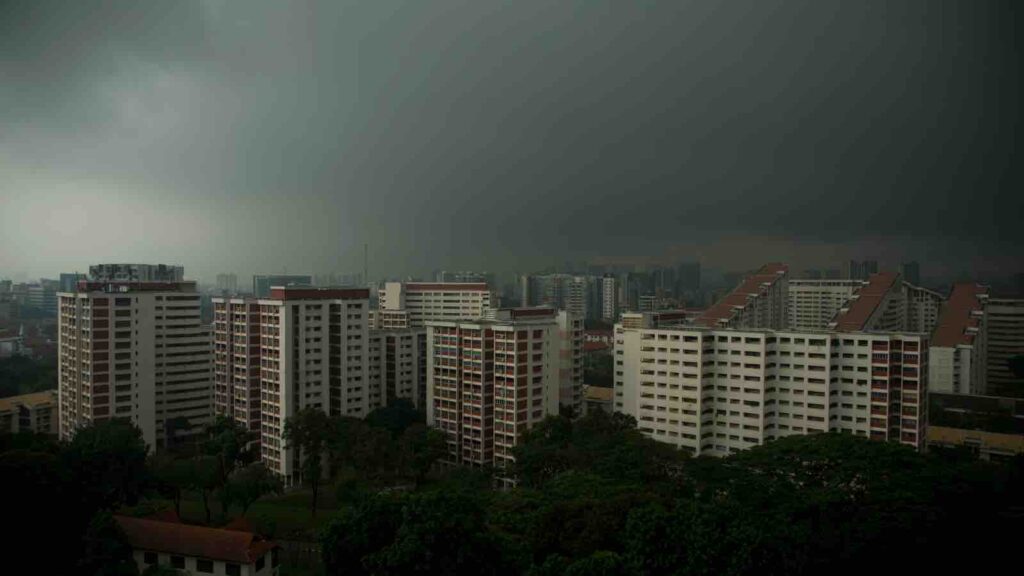 Gloomy Day in Singapore by ThilakPiyadigama from Getty Images