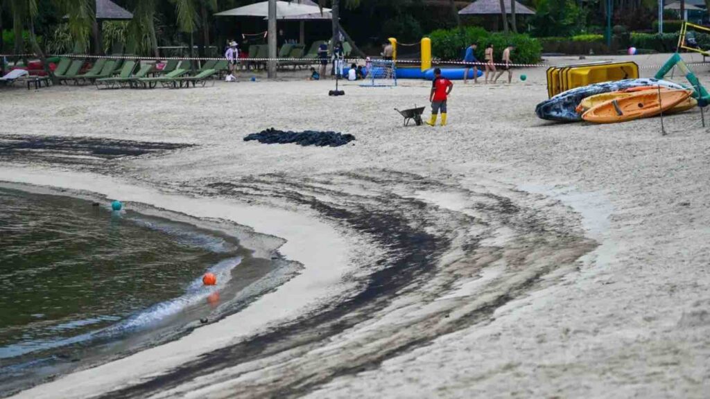 oil spill singapore