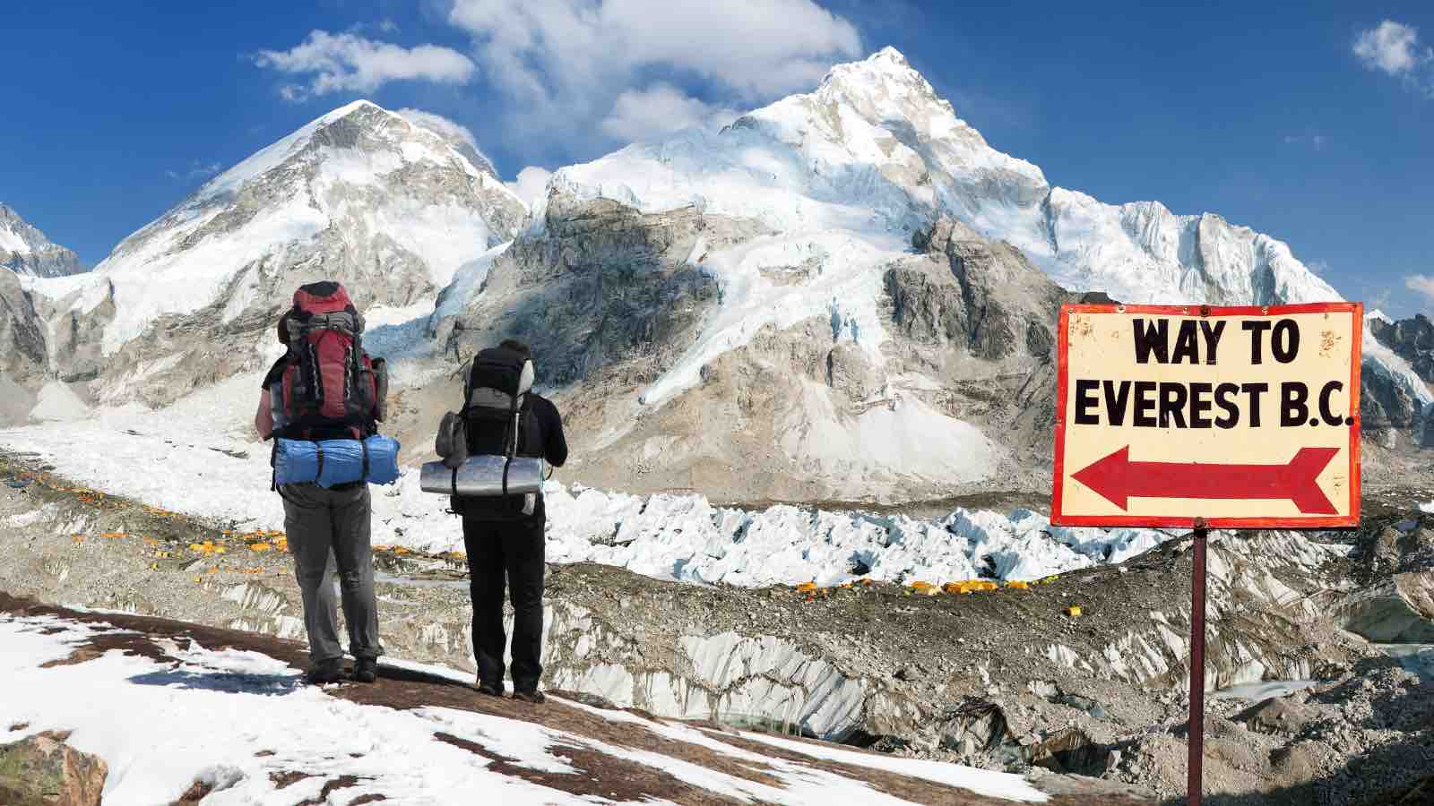 Read more about the article Nepal Increases Mount Everest Climbing Fees Amid Rising Environmental and Safety Concerns