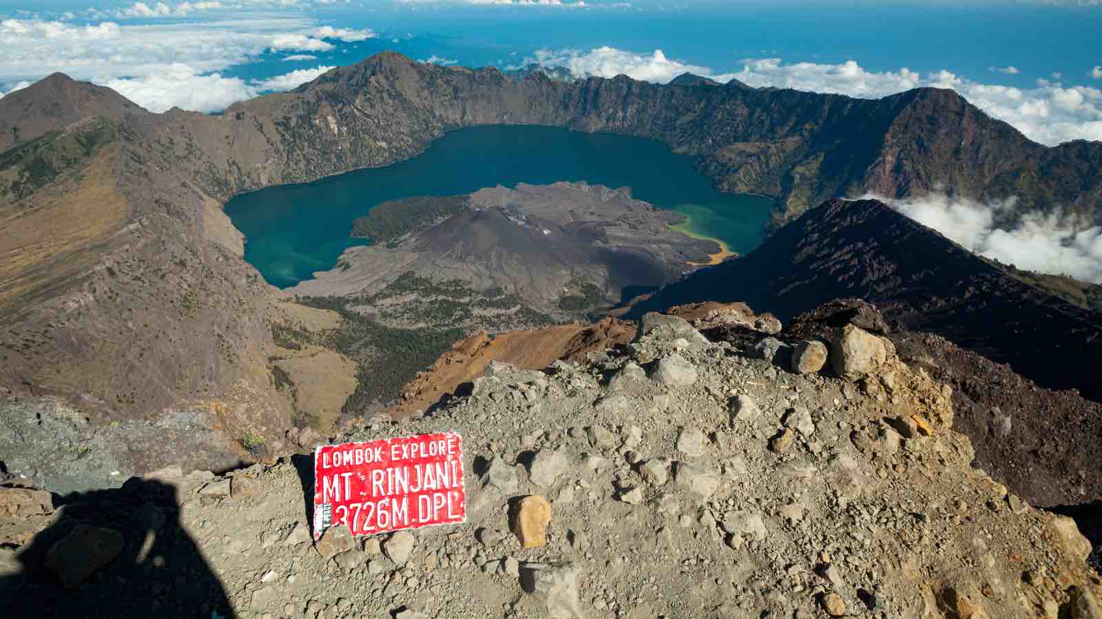 Read more about the article Mount Rinjani to Launch “Go Rinjani Zero Waste” Initiative in 2025