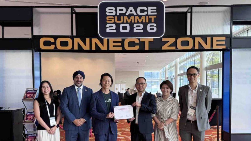 olden Agri-Resources and Arkadiah have signed a five year agreement to advance forest carbon measurement for Southeast Asia. Pictured left to right: Cheryl Tan, Senior Manager, EDB; Dalvir Singh, Director, OSTIn; Reuben Lai, CEO, Arkadiah Technology; Haryanto Kurniawan, Head of Carbon and Renewables, Golden Agri-Resources; Chen Yiwen, Vice President, EDB; Bin Boon Song, Assistant Vice President, EDB.