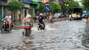 Hanoi Vietnam by Vinh Da