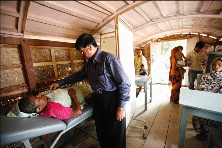 Floating clinics move along the winding rivers, docking at the villages, it arrange onboard medical checkups(Image by Shidhulai Swanirvar Sangstha)