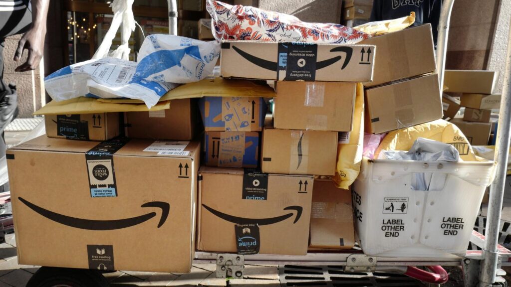 Packages from numerous distributors waiting to be shipped out. (Image : AP PHOTO/ Mark Lennihan) | ChangeMakr Asia