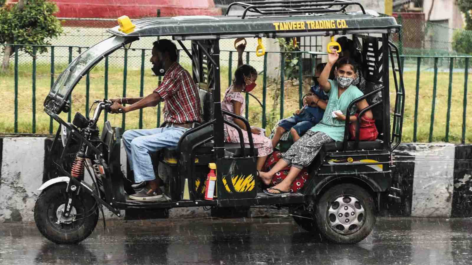 Read more about the article Electric Rickshaws : Pioneering Inclusivity and Sustainability in India’s Public Transportation System